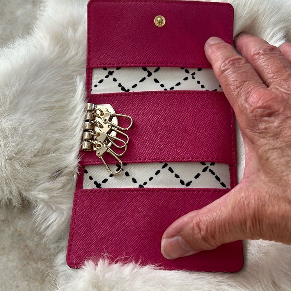 Kate Spade Pink Key Holder - Picture 2 of 3